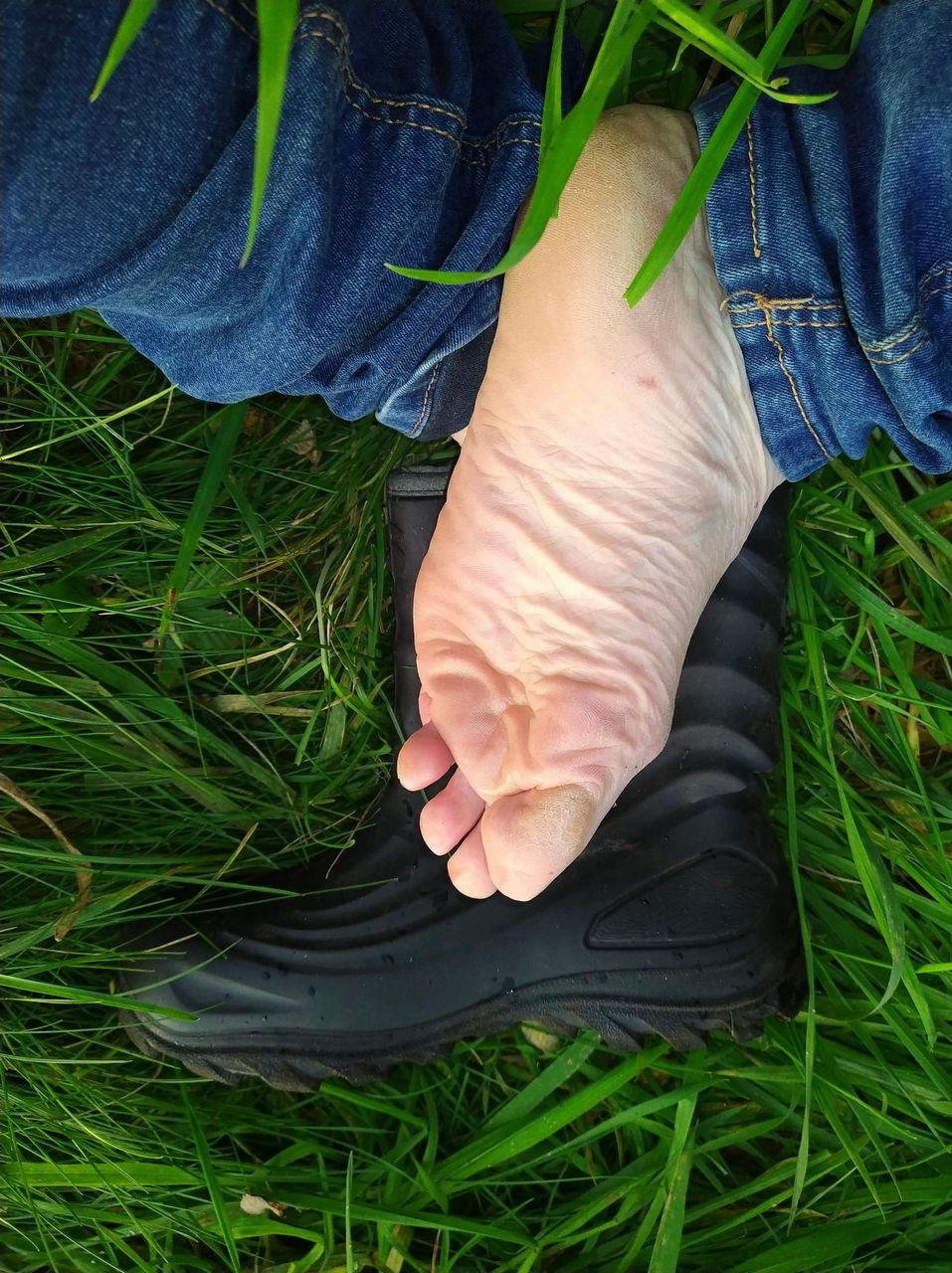 Tiptoes Sexy Feet In Dirty Boots