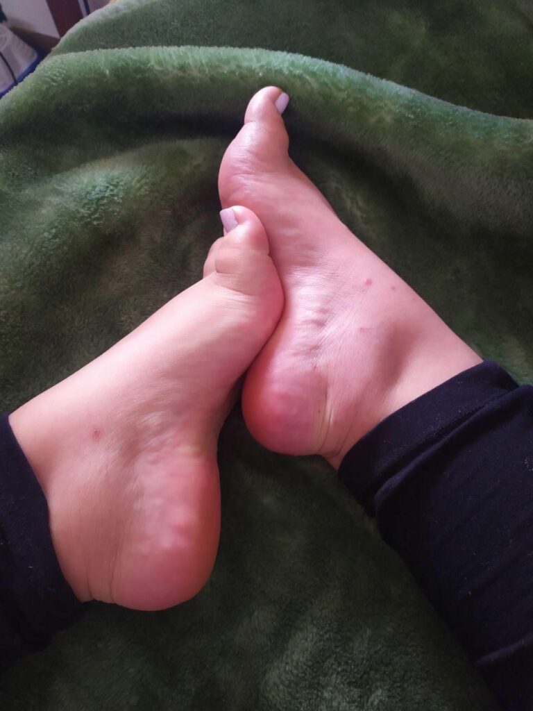 Valery Sex Valery S Little Feet (2 photos)