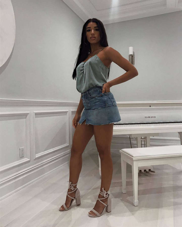 Yovanna Ventura Feet