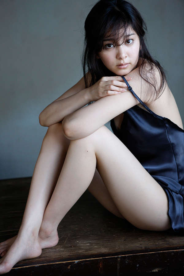 Anna Ishibashi Feet