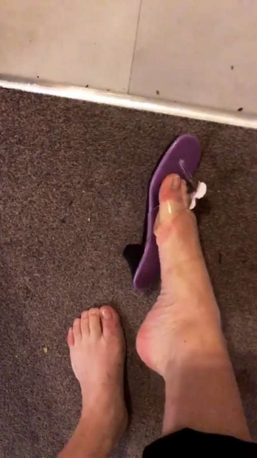 Anne Marie Feet