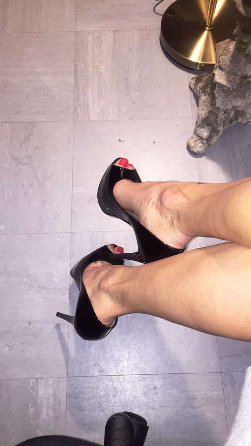 Antonella Mosetti Feet