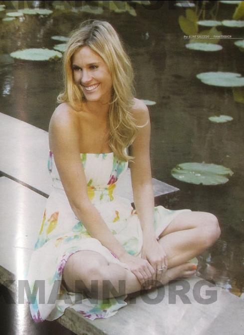 Carolina Dieckmann Feet