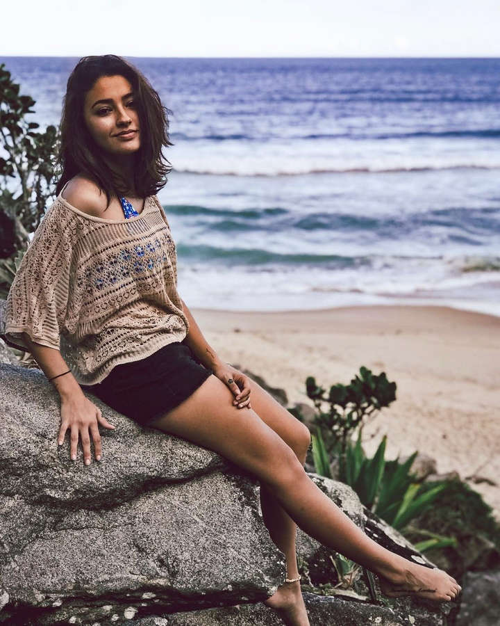 Carolina Oliveira Feet