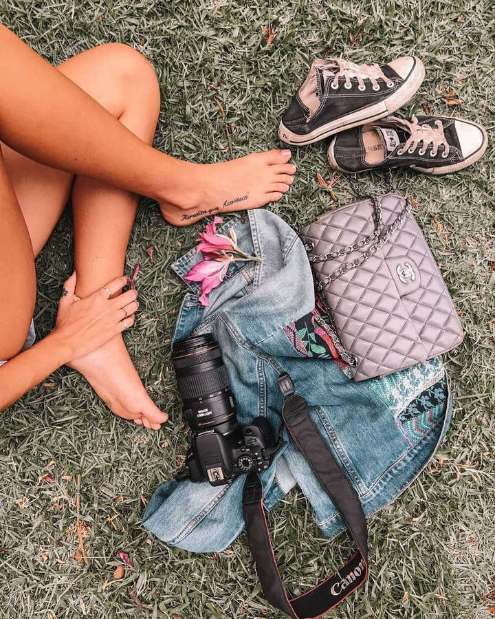 Carolina Oliveira Feet