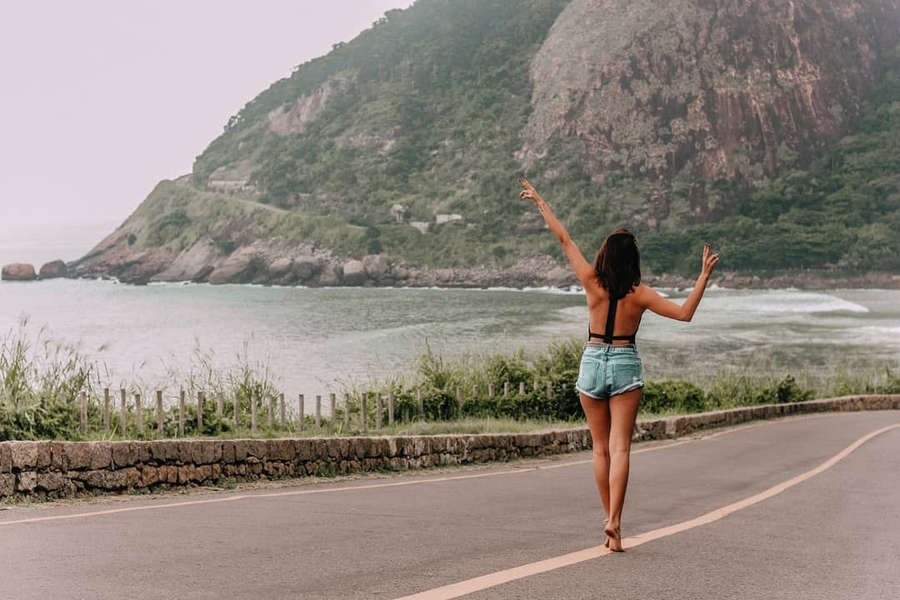 Carolina Oliveira Feet