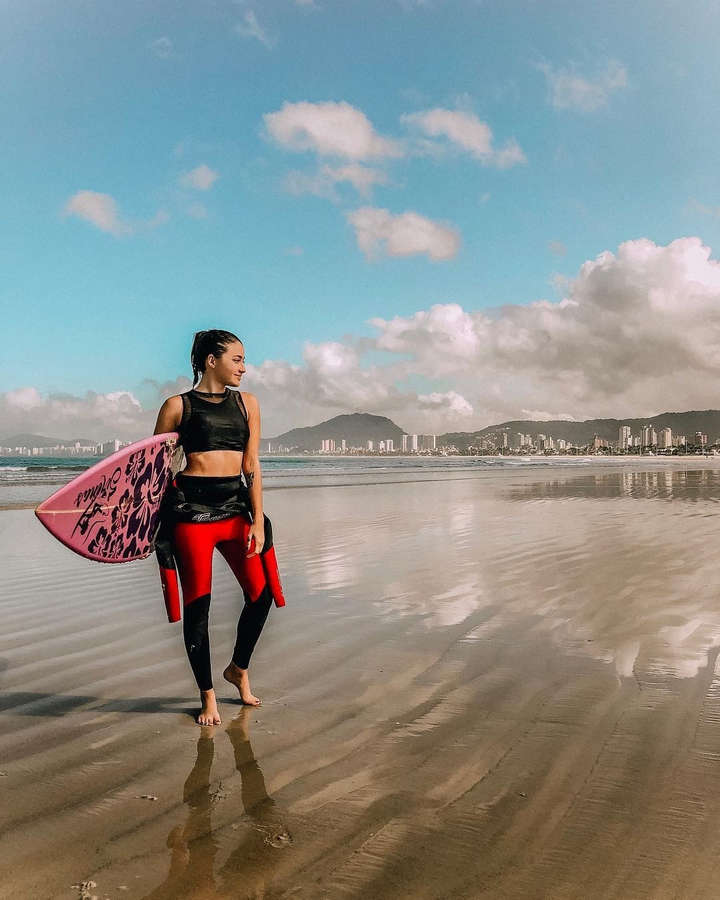 Carolina Oliveira Feet