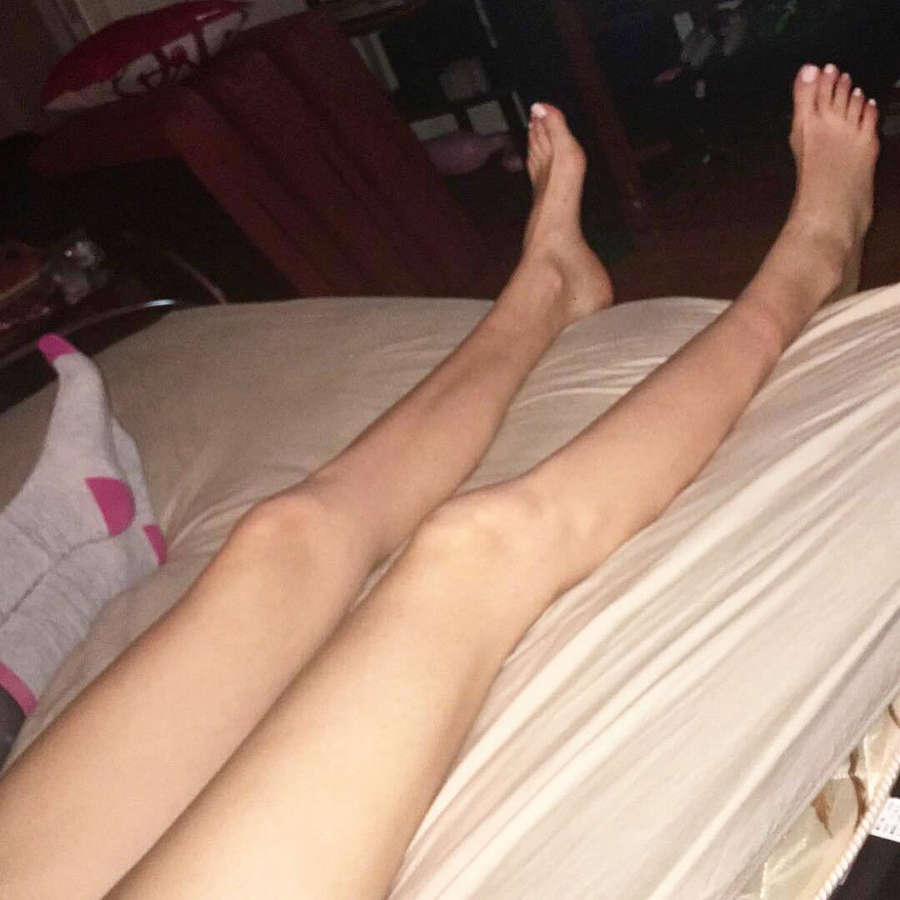 Holly Burt Feet