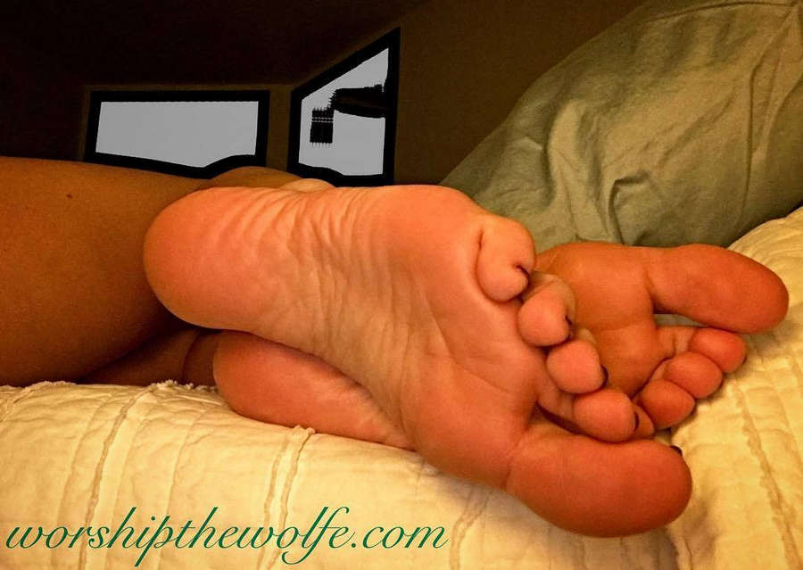 Janira Wolfe Feet