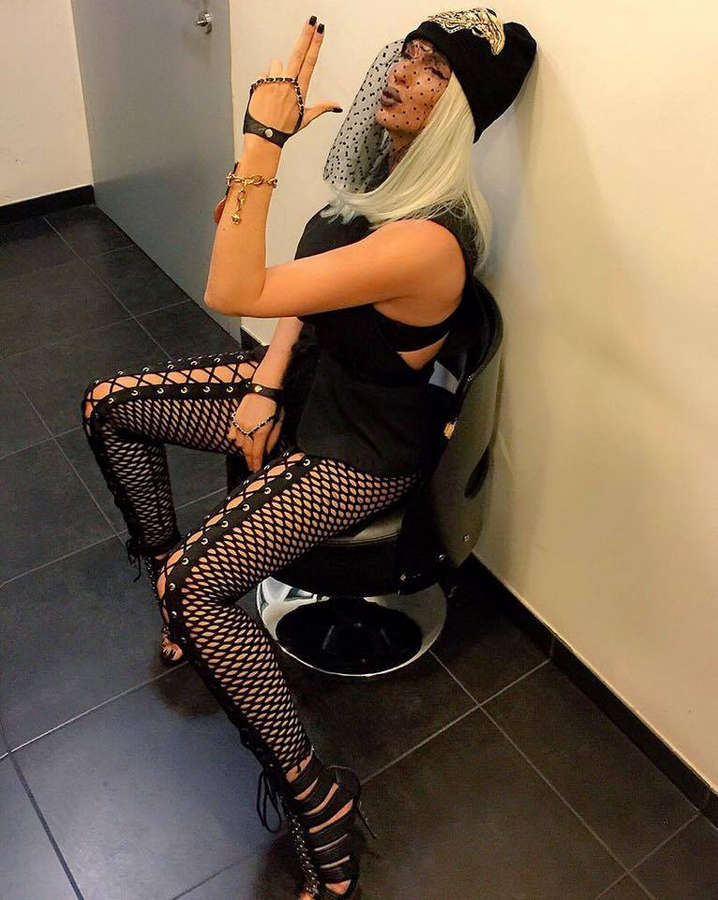 Jelena Karleusa Feet