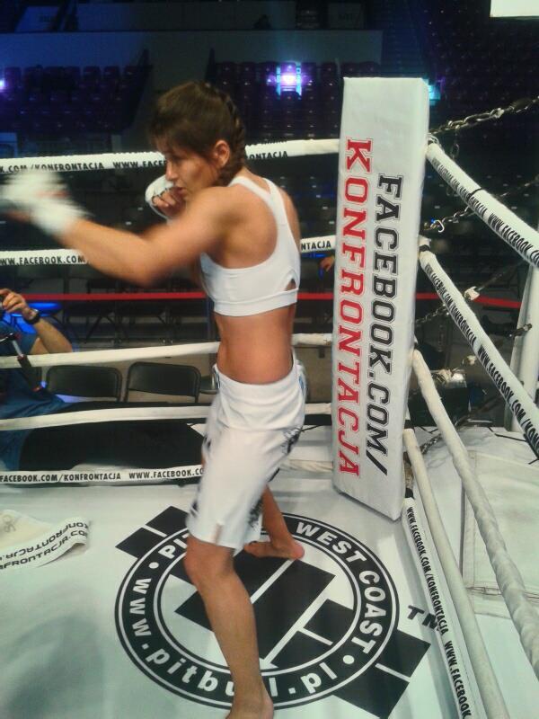 Karolina Kowalkiewicz Feet