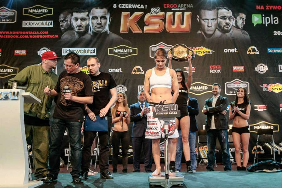 Karolina Kowalkiewicz Feet