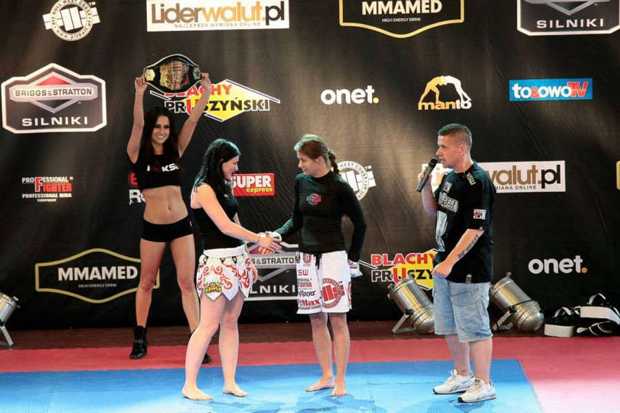 Karolina Kowalkiewicz Feet