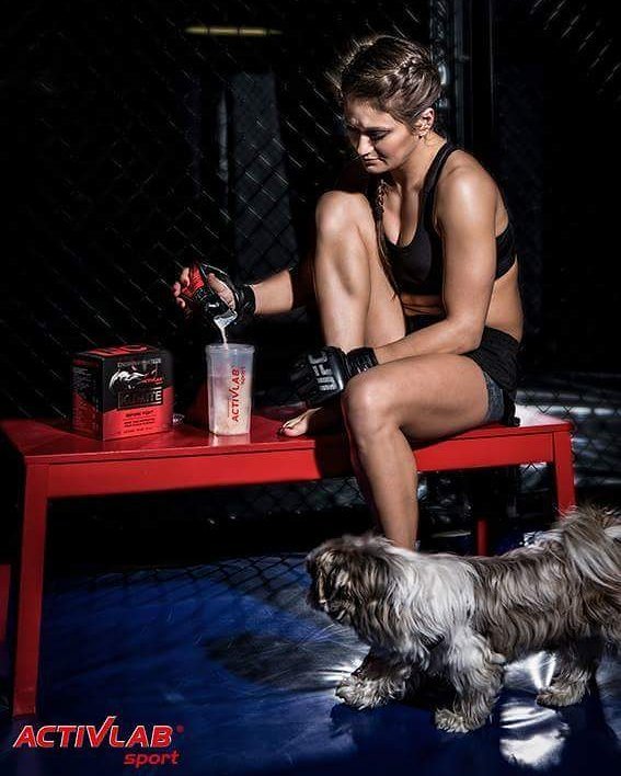 Karolina Kowalkiewicz Feet