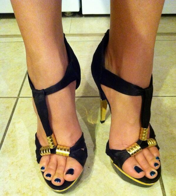 Kenna Valentina Feet