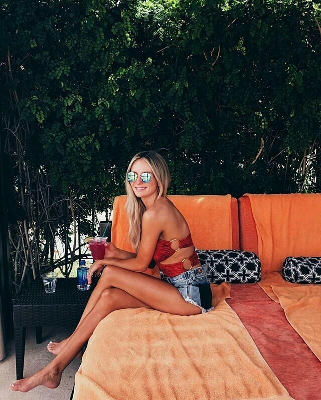 Lauren Bushnell Feet