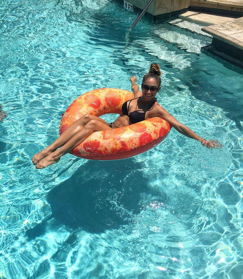 Michelle Janine Feet