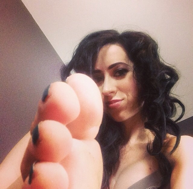 Mina Thorne Feet