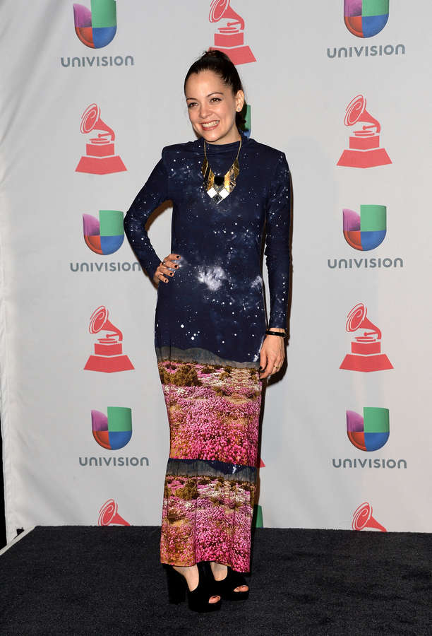 Natalia Lafourcade Feet