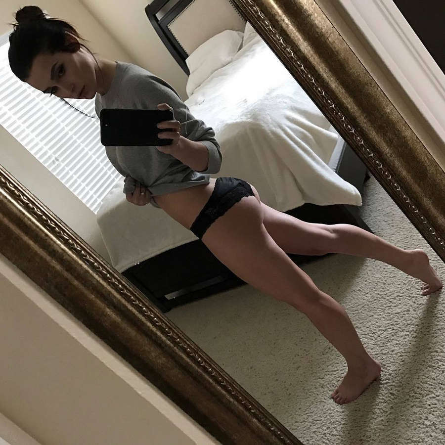 Niece Waidhofer Feet