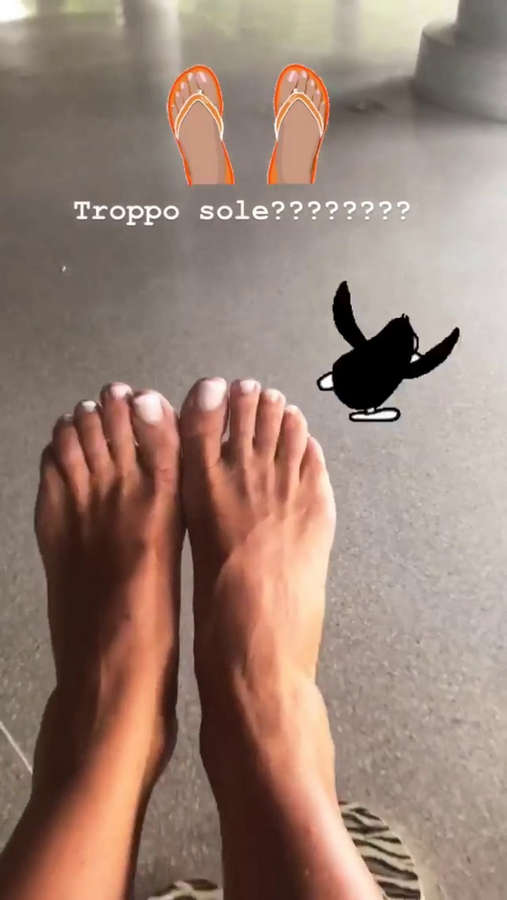 Paola Perego Feet
