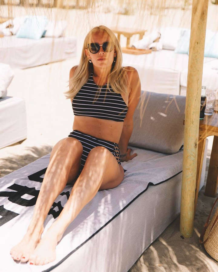 Petra Tungarden Feet