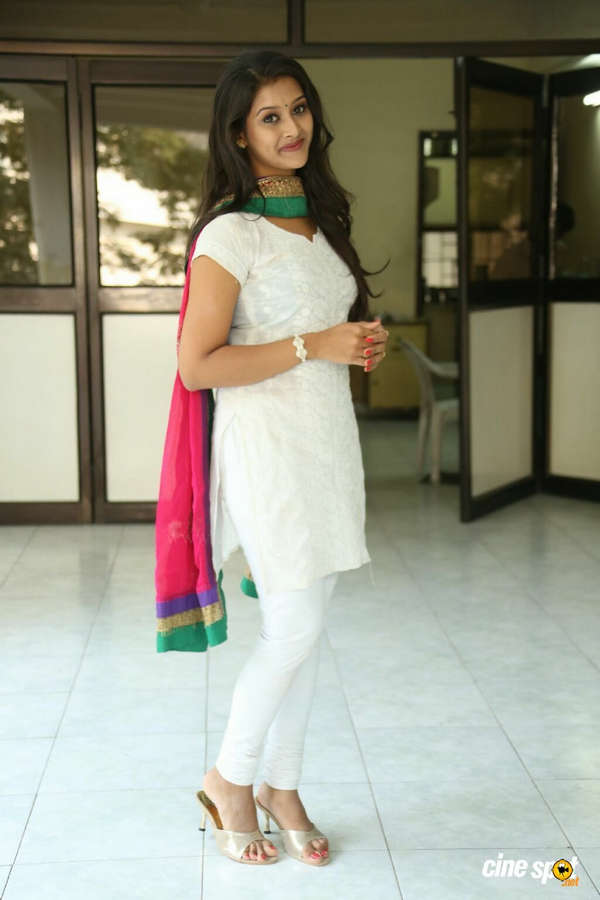Pooja Jhaveri Feet