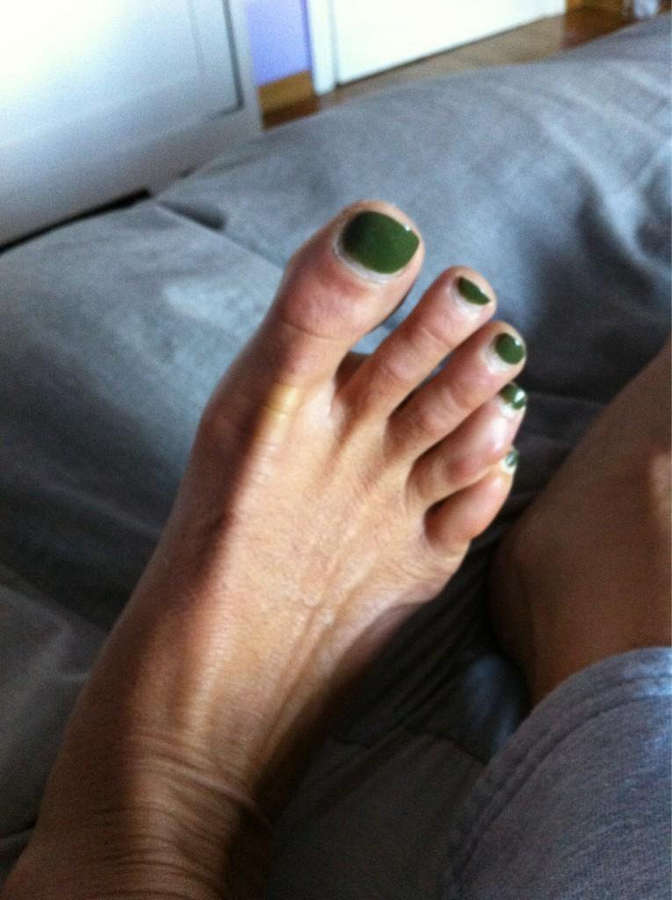 Roberta Beta Feet