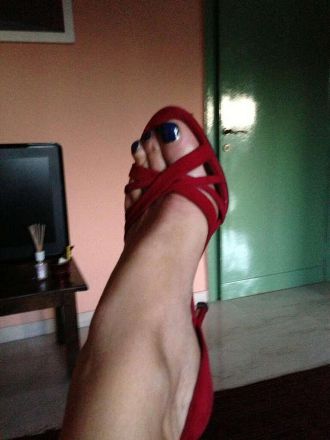 Roberta Beta Feet