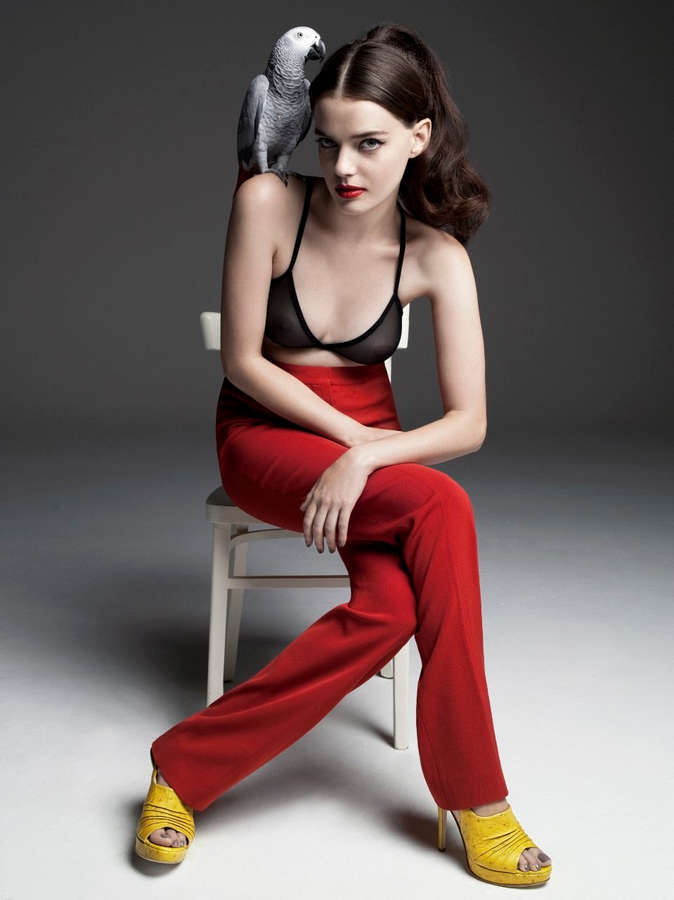 Roxane Mesquida Feet