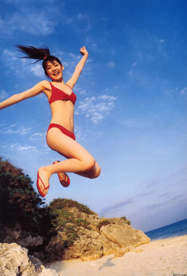 Sayumi Michishige Feet