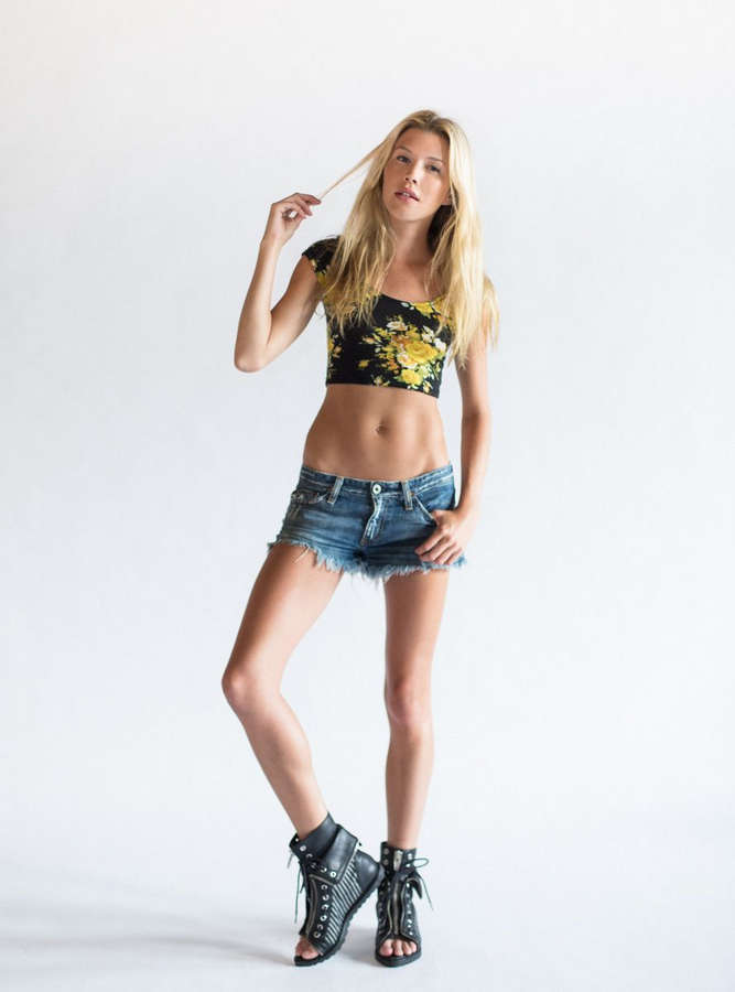 Sharon Hinnendael Feet