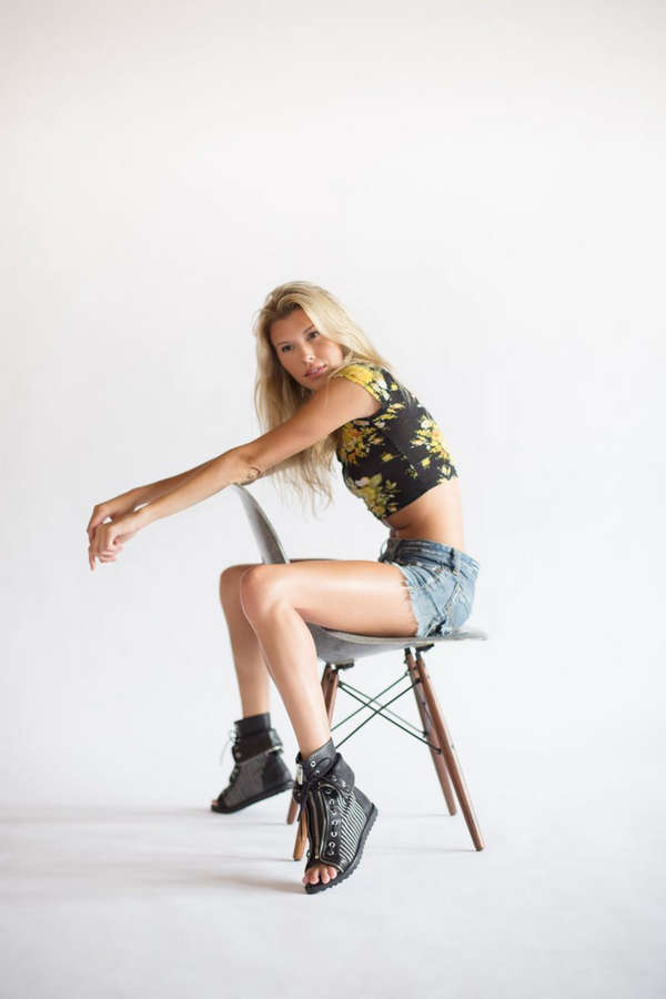 Sharon Hinnendael Feet