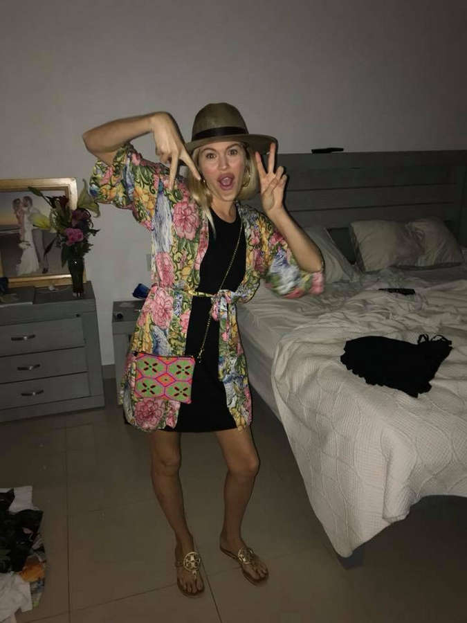 Sharon Hinnendael Feet