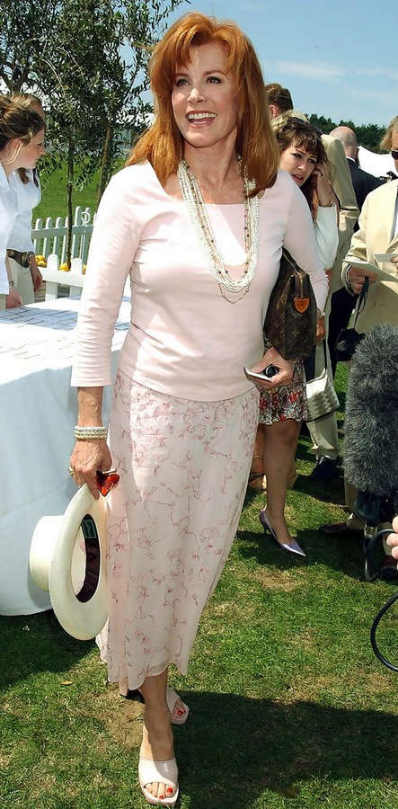 Stefanie Powers Feet