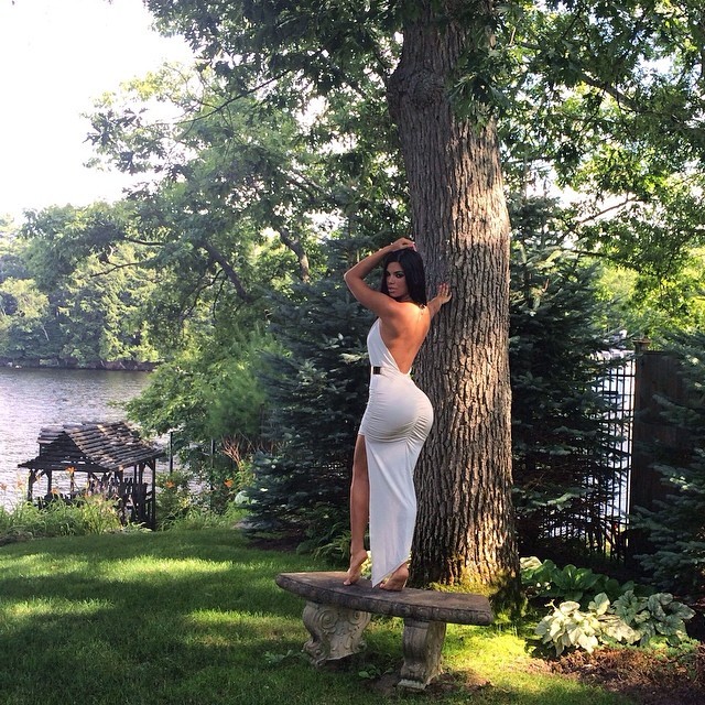 Suelyn Medeiros Feet