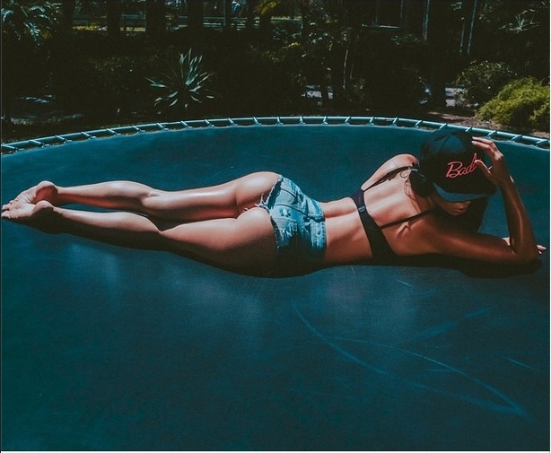 Suelyn Medeiros Feet