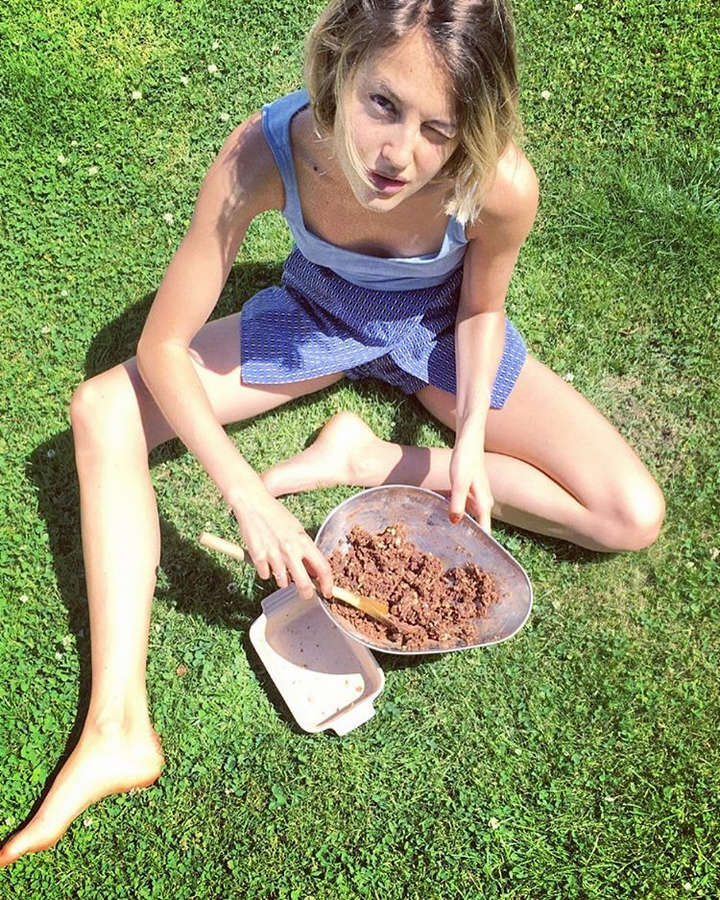 Tess Ward Feet