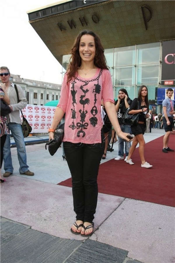 Viktoriya Dayneko Feet