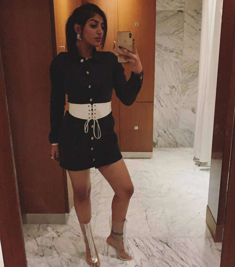 Yaashika Aanand Feet