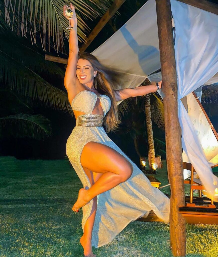 Andrea De Andrade Feet (125 photos)
