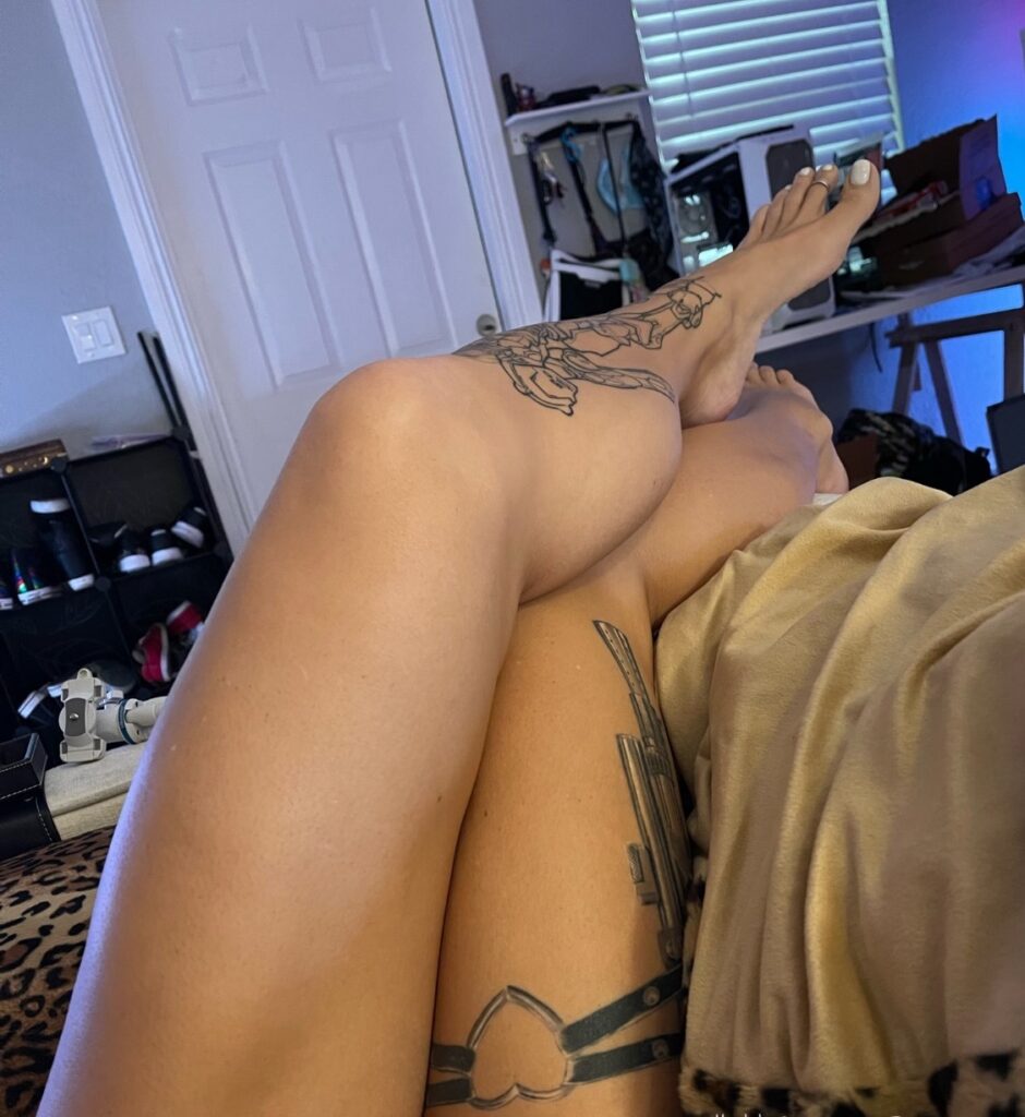 Summer Rayne Feet (58 photos)