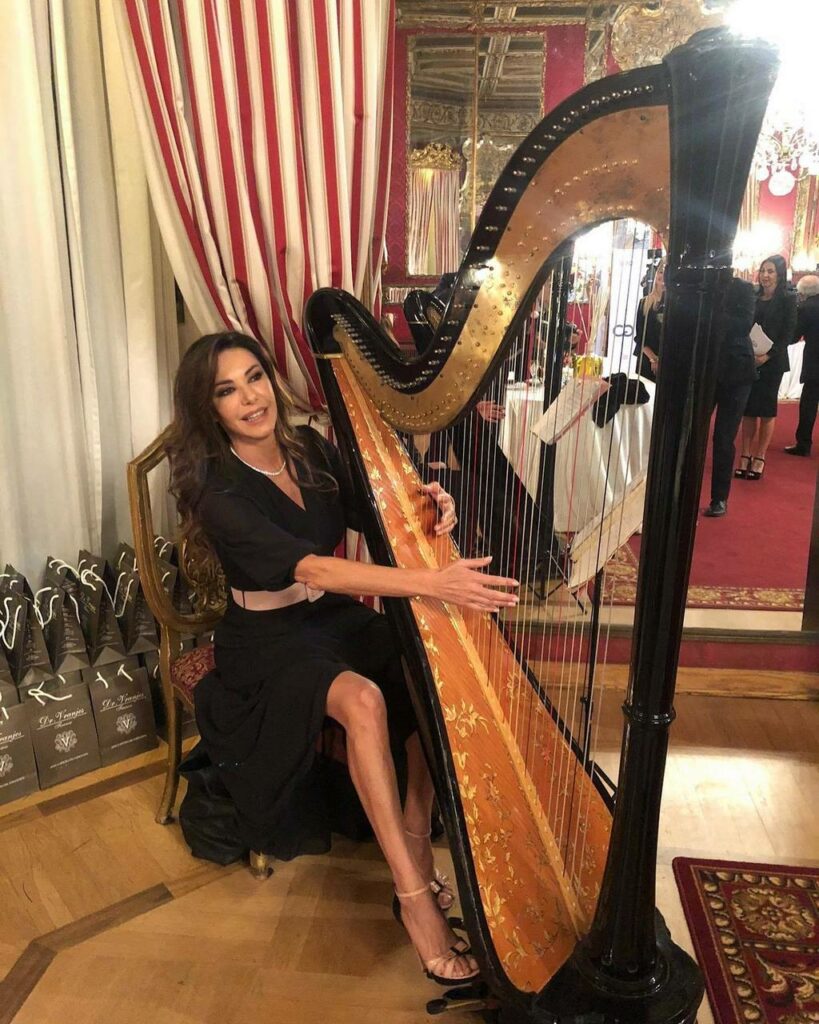 Emanuela Folliero Feet (13 photos)