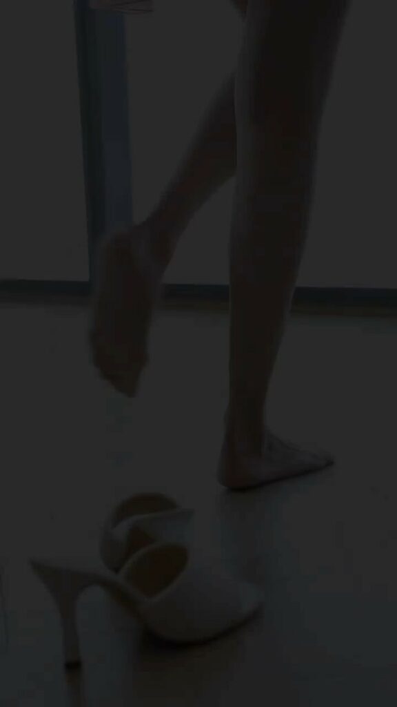 Kajal Aggarwal Feet (18 pictures)