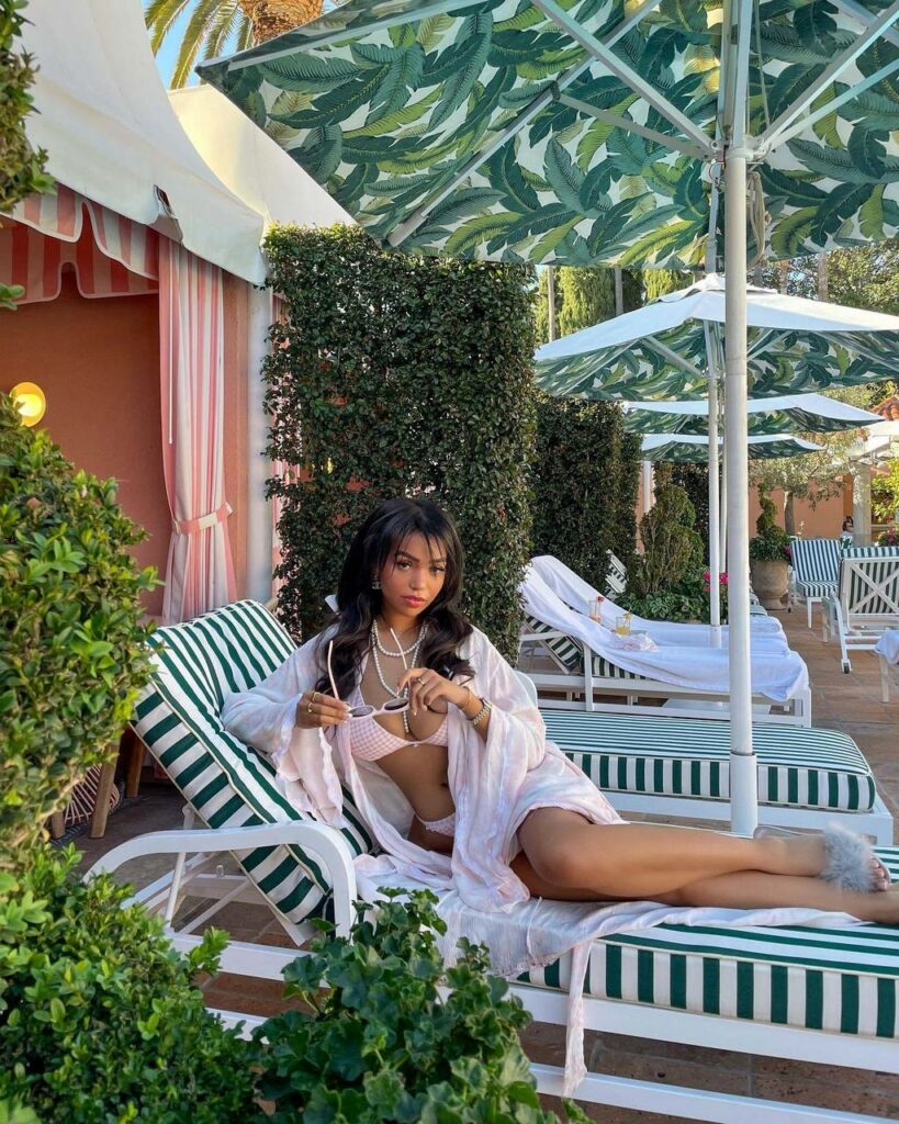 Daphne Blunt Feet (9 pics)