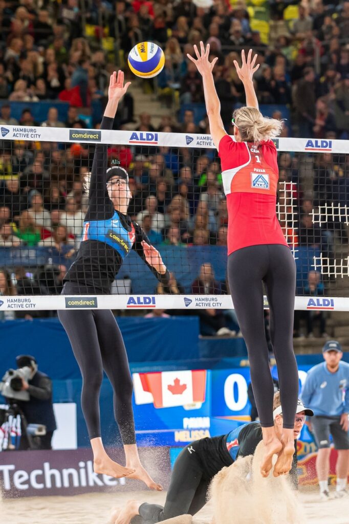 Alix Klineman Feet (4 images)