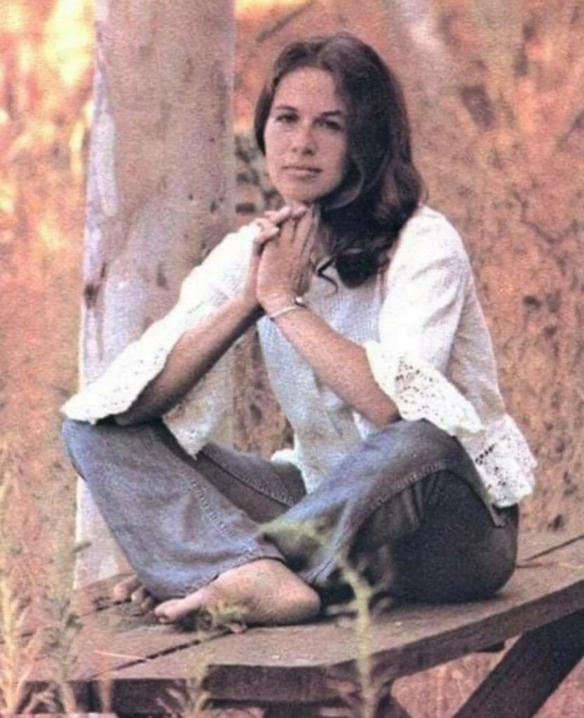 Carole King Feet (9 photos)
