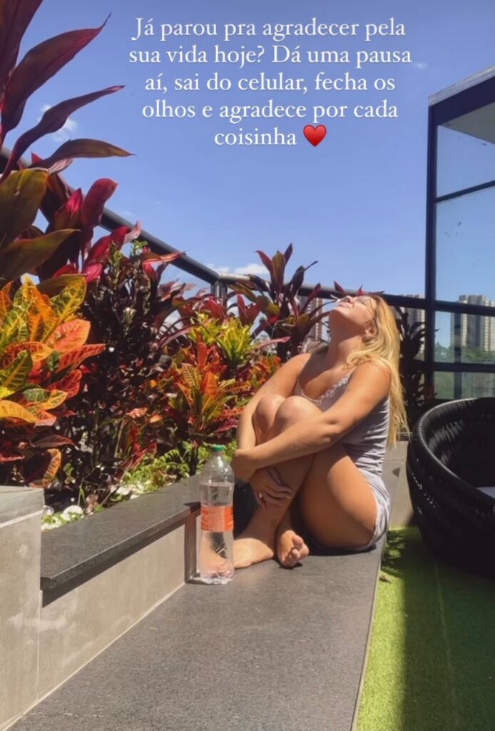 Vit Ria Moraes Feet (3 photos)