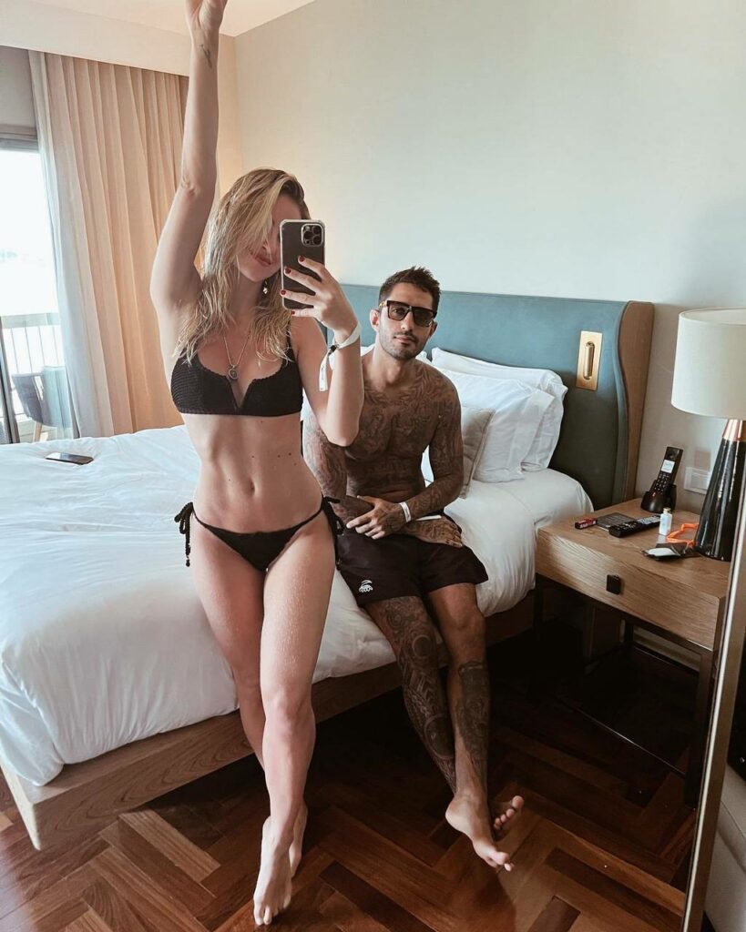 Barbara Fran A Feet (5 photos)