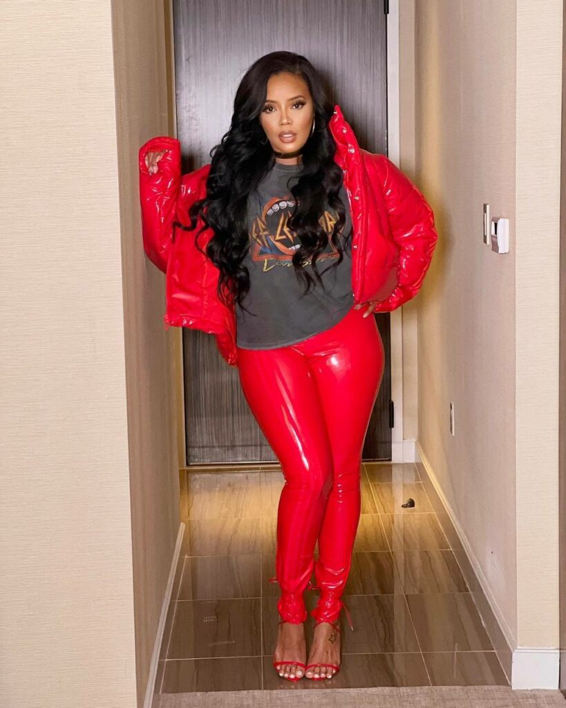 Angela Simmons Feet (8 sexy-photos)